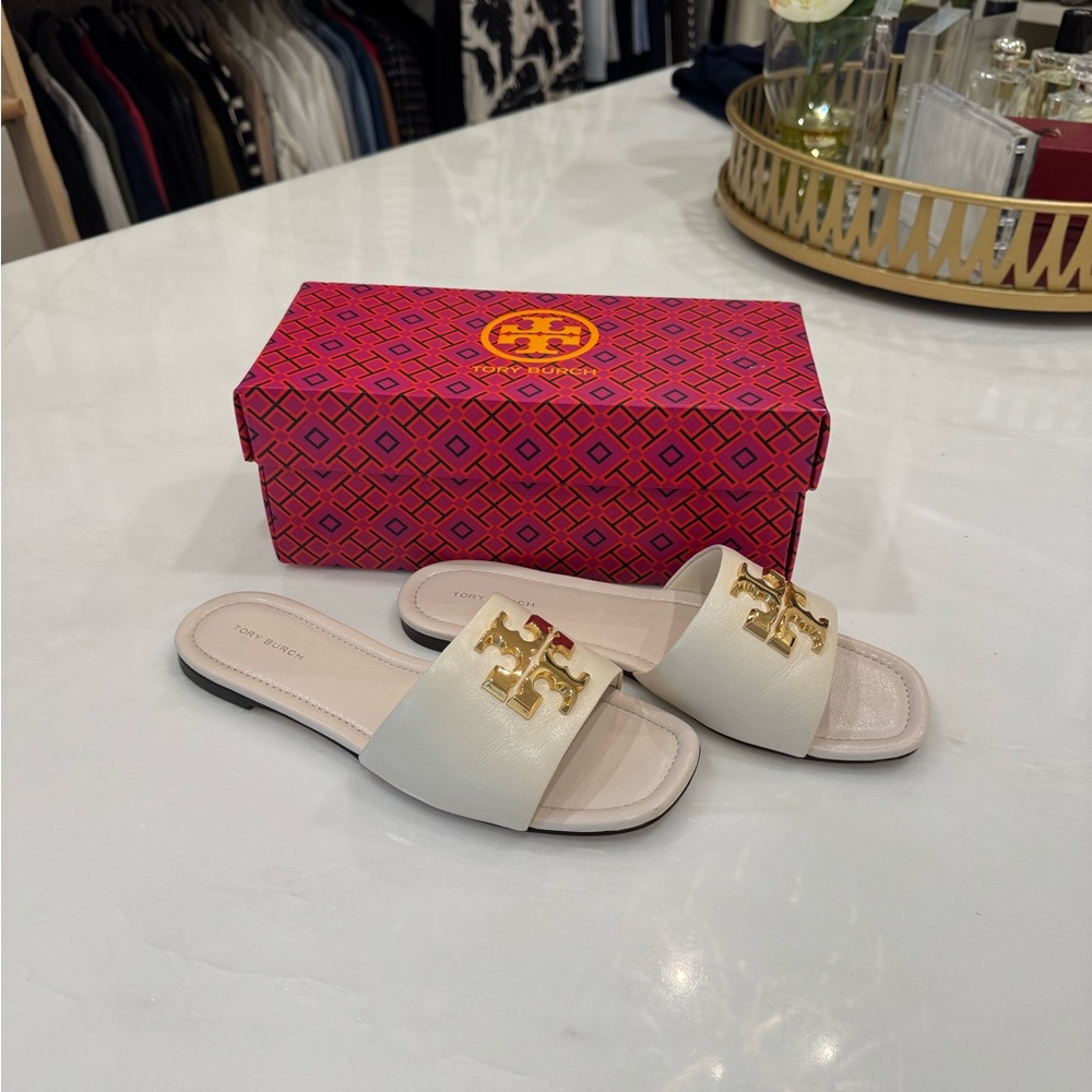 Tory Burch Eleanor Cream Slide Sandals. GOAT Leather. Size 7.5